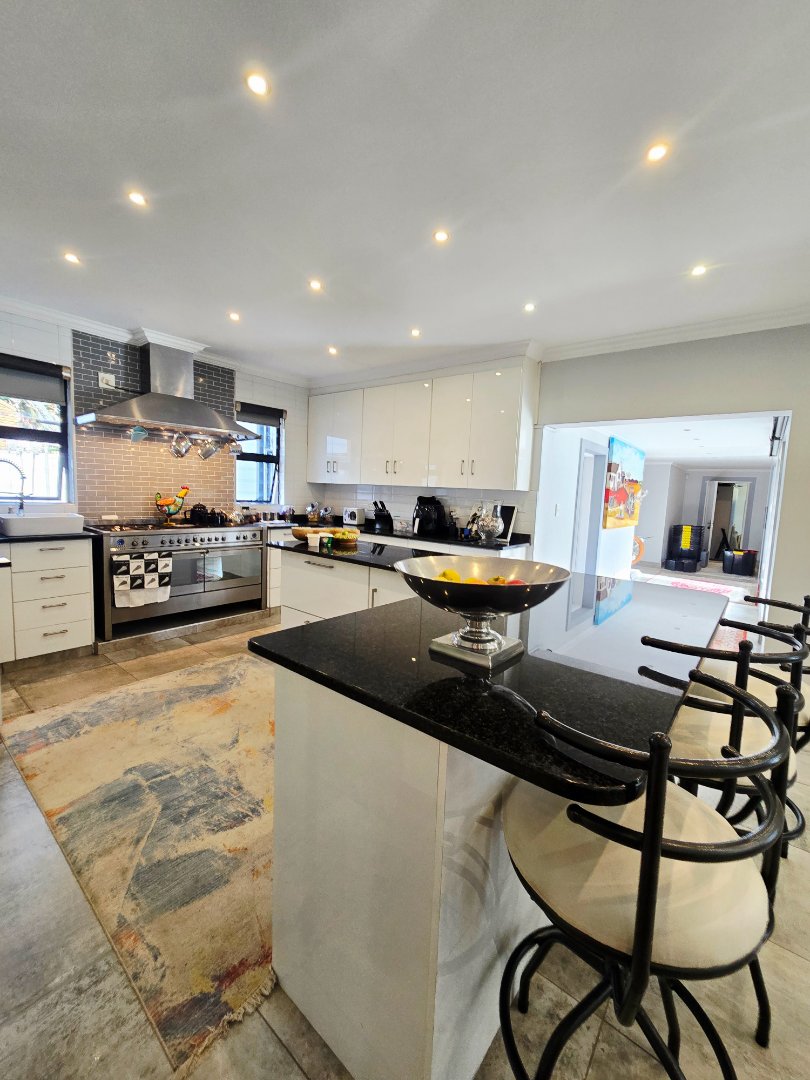 6 Bedroom Property for Sale in Wilkoppies North West